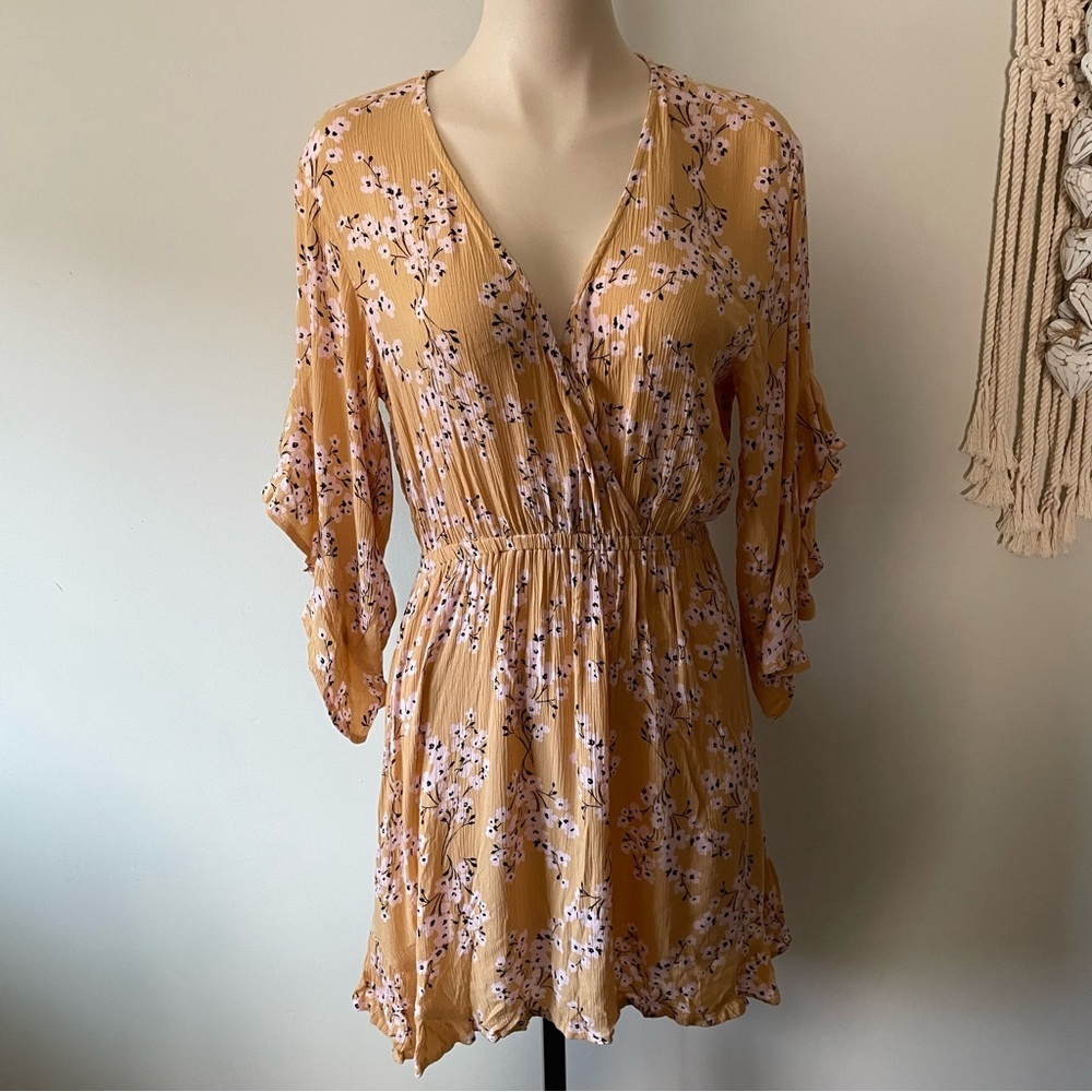 Billabong Boho Surf Crinkle Rayon Floral Dress Size Medium